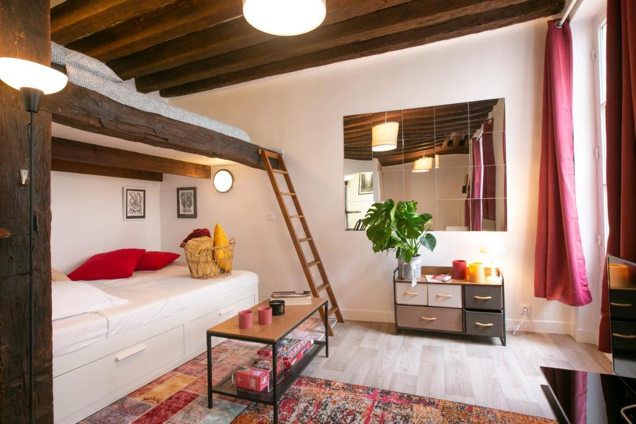 Authentic Apartment In Center Of Parisian Marais Eksteriør billede