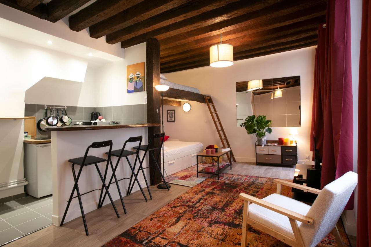 Authentic Apartment In Center Of Parisian Marais Eksteriør billede
