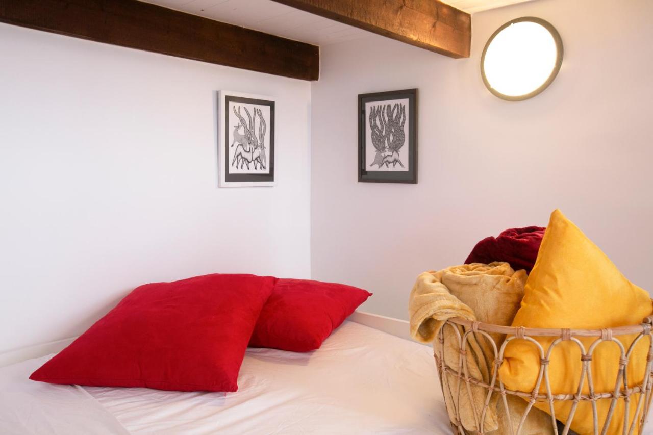 Authentic Apartment In Center Of Parisian Marais Eksteriør billede